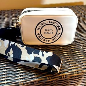 Marc Jacobs Camera Crossbody Cream/ Tan Crossbody